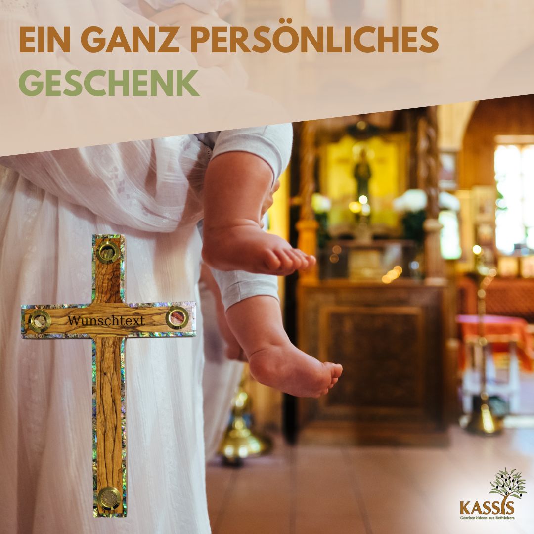 Olivenholz Kreuz mit Einlagen aus Bethlehem 25 × 15 cm | Wandkreuz mit Erde, Steinen, Weihrauch & Olivenblättern